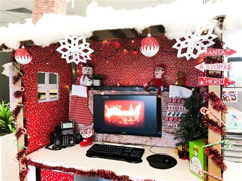 office christmas decorations ideas|52 Magical Christmas Office Decorations For Every Workspace.